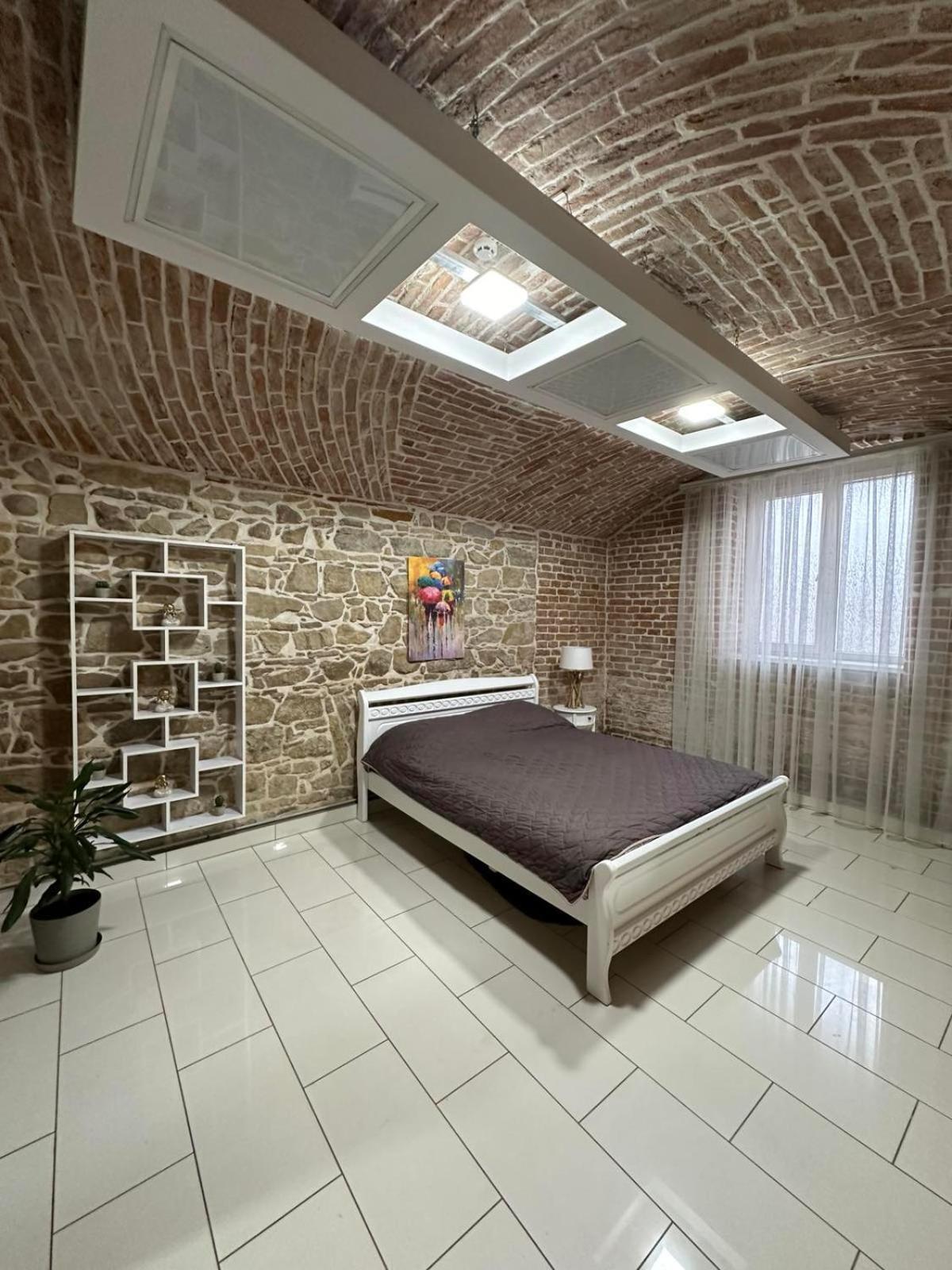 2Х Кім-Й Loft На Площі Філармонії By Willox Apartment Chernivtsi Bagian luar foto