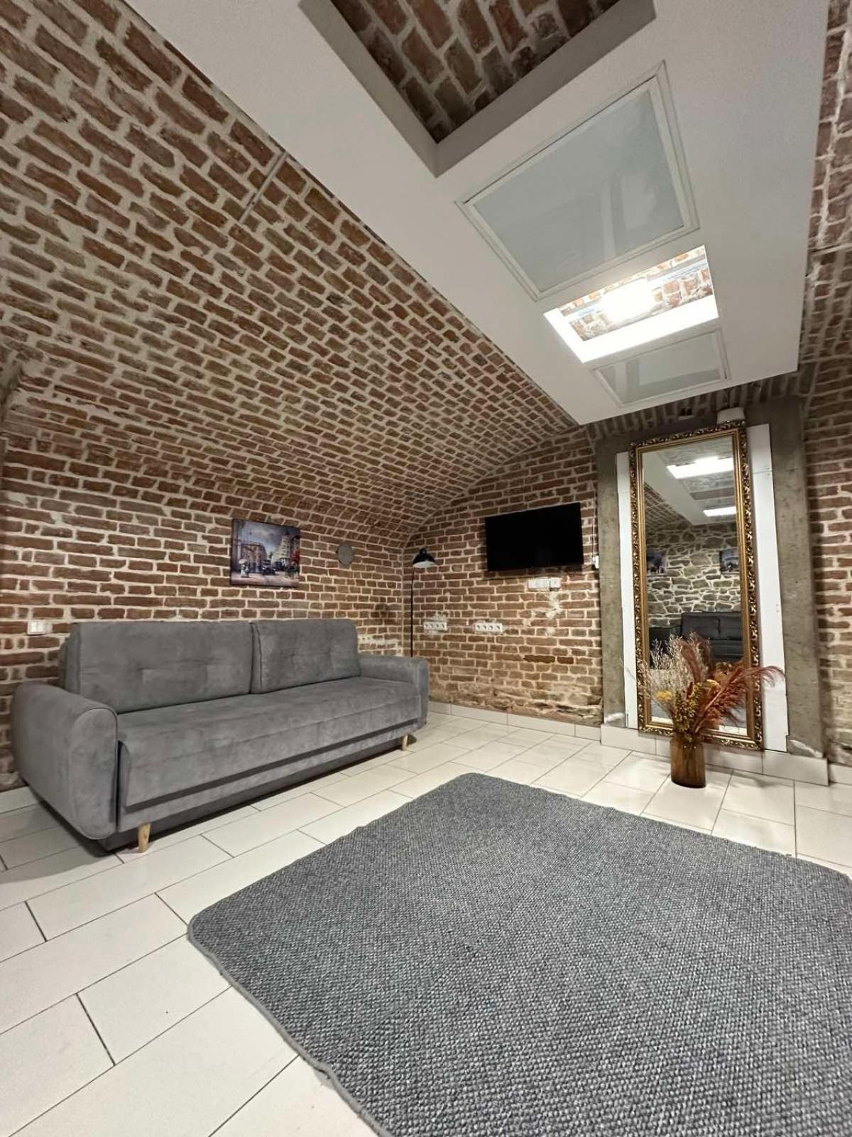 2Х Кім-Й Loft На Площі Філармонії By Willox Apartment Chernivtsi Bagian luar foto