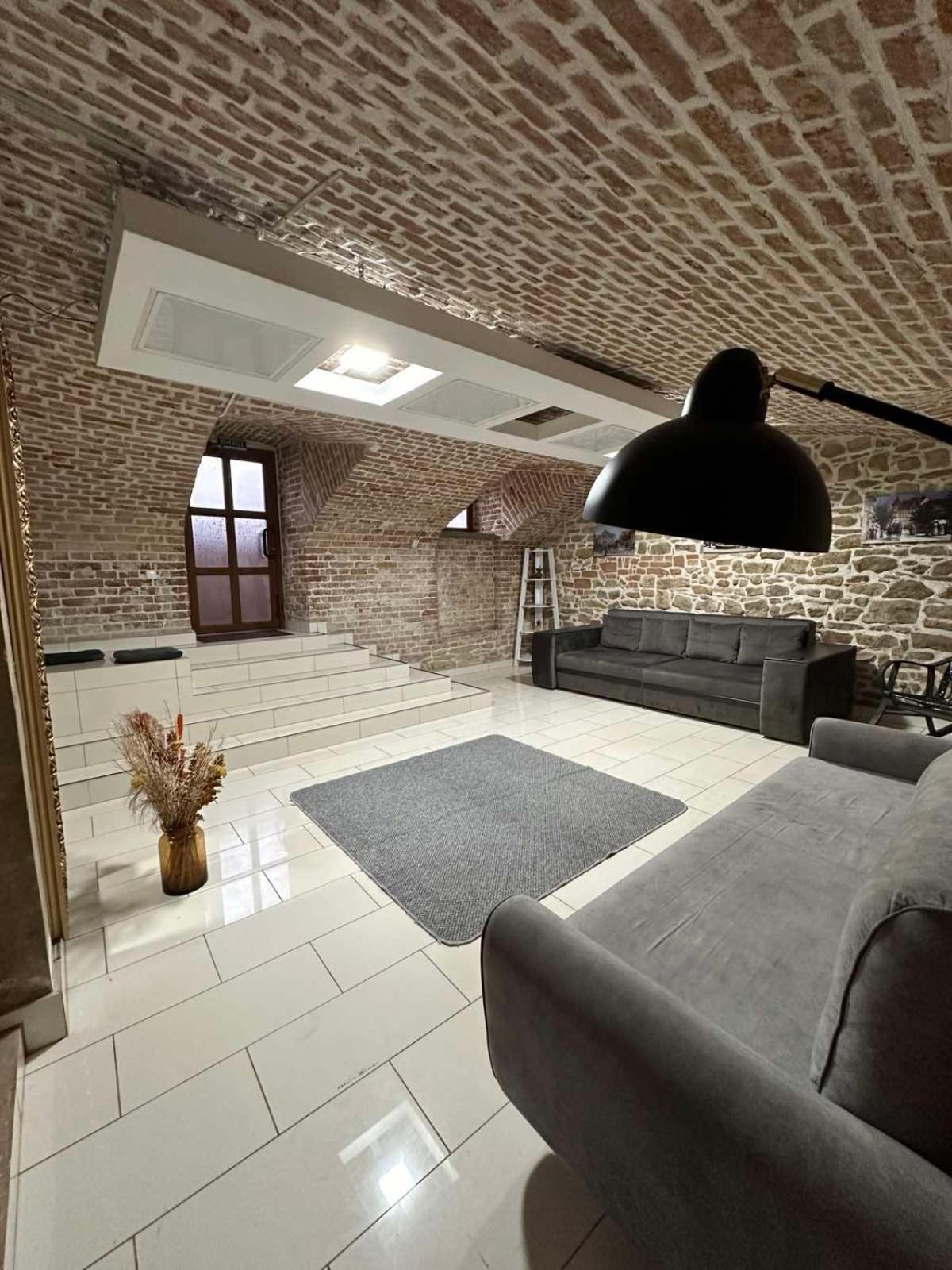 2Х Кім-Й Loft На Площі Філармонії By Willox Apartment Chernivtsi Bagian luar foto